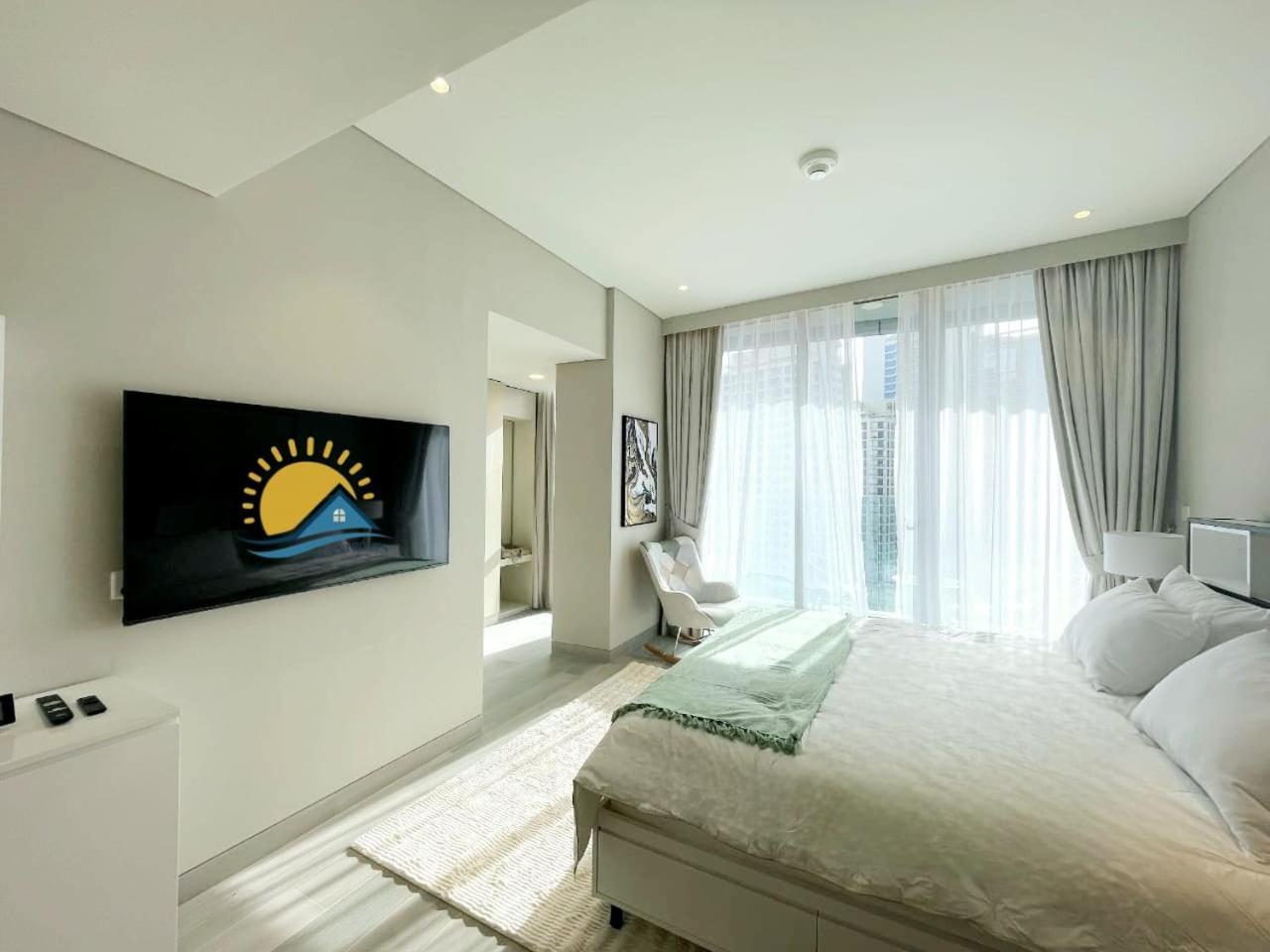 Apartment Marina Walk Gem Modern With Pool & Gym Access, Steps To & Metro Managed By Sunnyhomes *