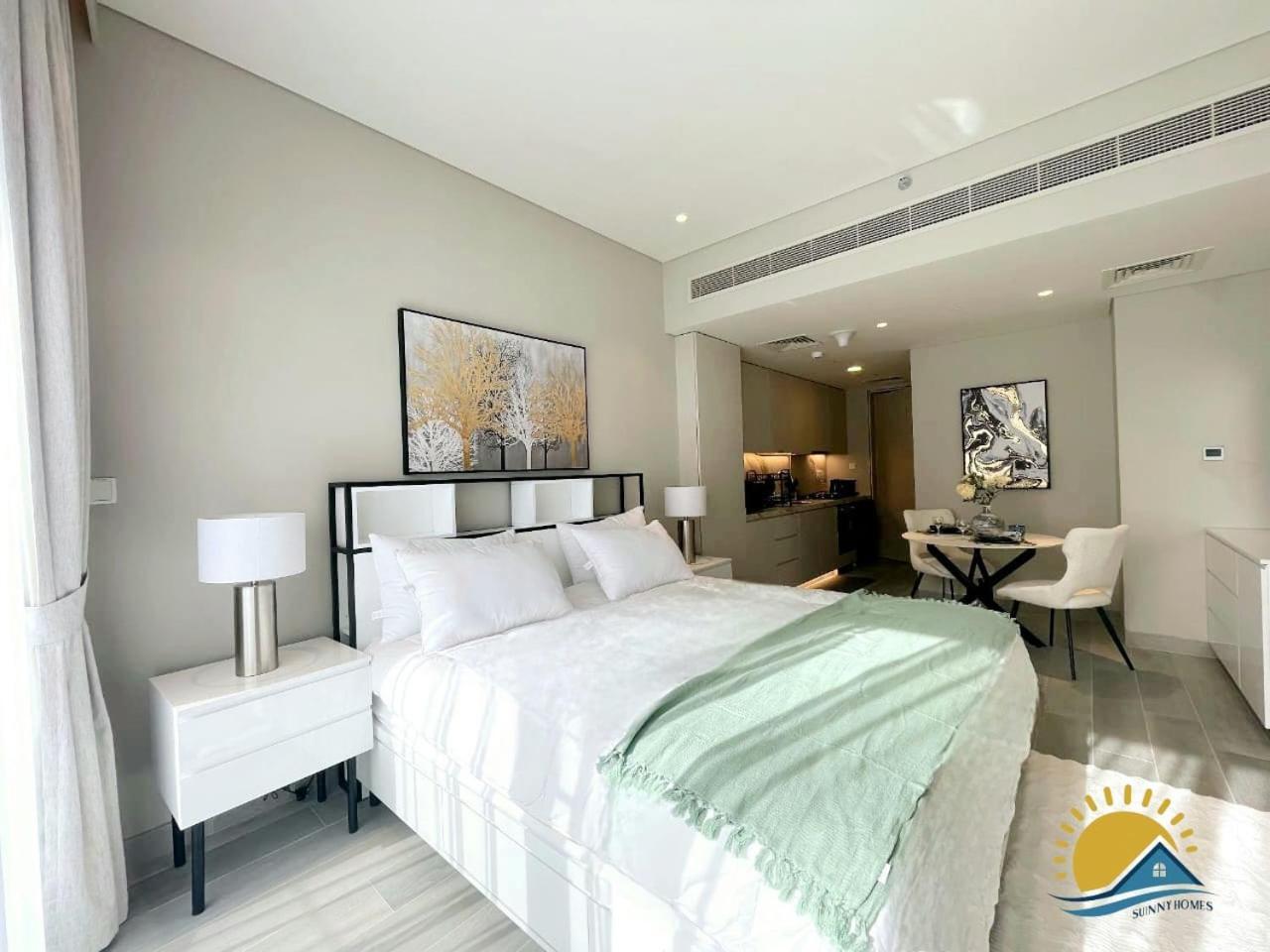 Apartment Marina Walk Gem Modern With Pool & Gym Access, Steps To & Metro Managed By Sunnyhomes Dubai