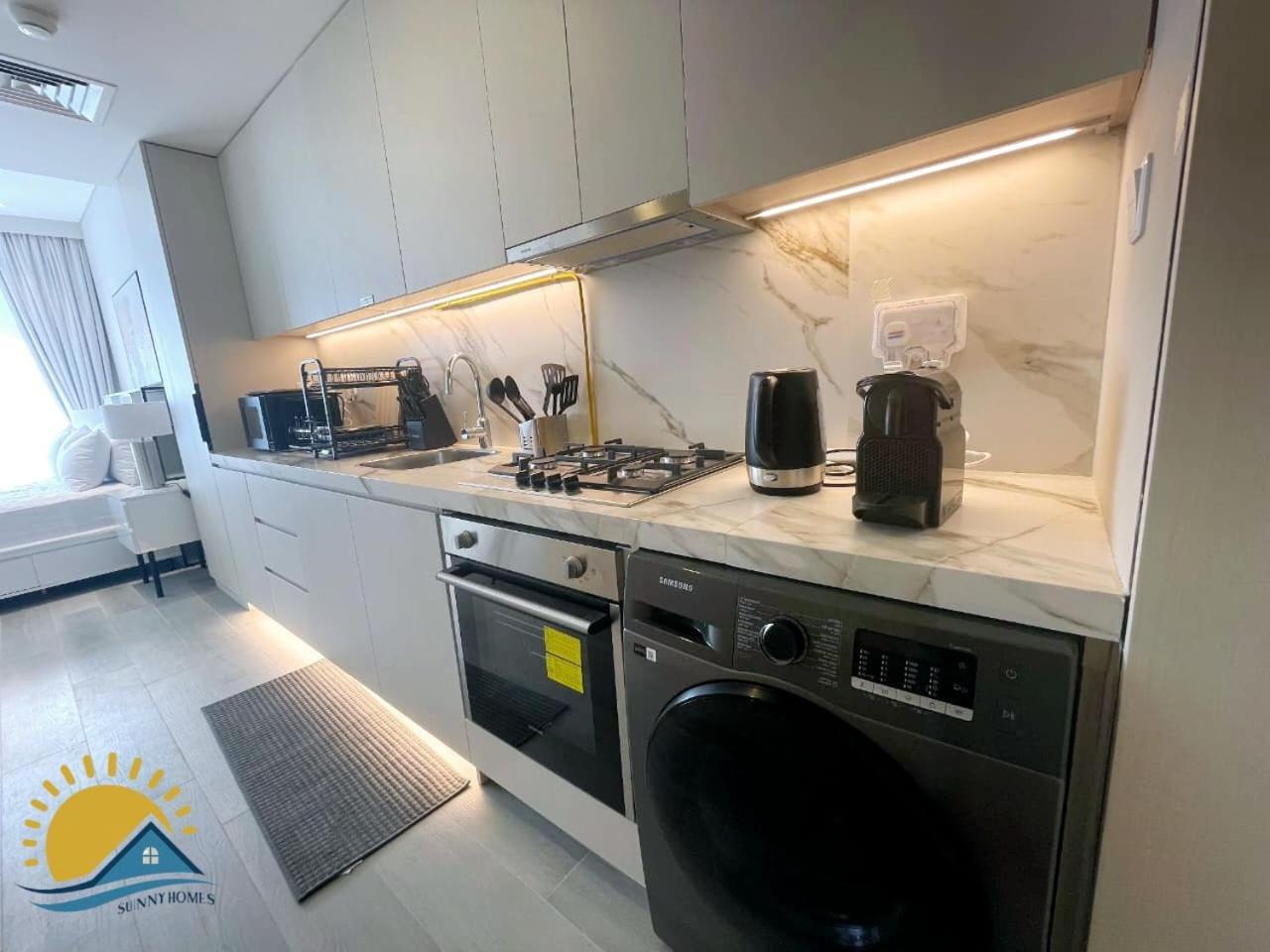 Marina Walk Gem Modern With Pool & Gym Access, Steps To & Metro Managed By Sunnyhomes Apartment *