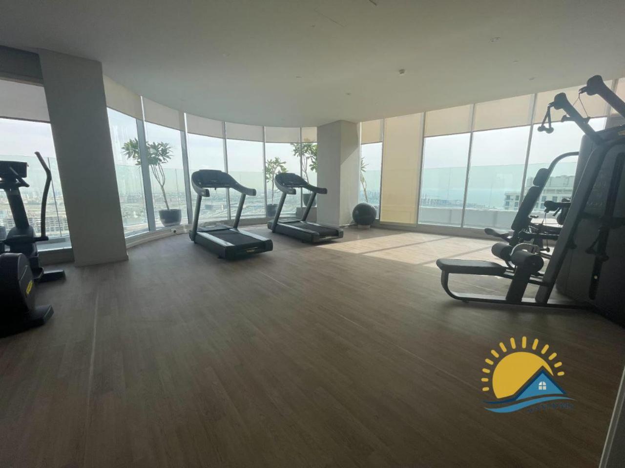Apartment Marina Walk Gem Modern With Pool & Gym Access, Steps To & Metro Managed By Sunnyhomes Dubai