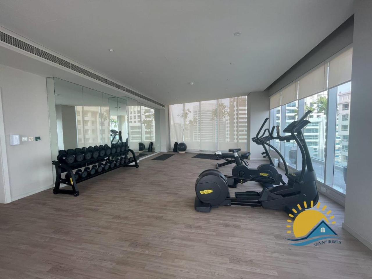 Apartment Marina Walk Gem Modern With Pool & Gym Access, Steps To & Metro Managed By Sunnyhomes *