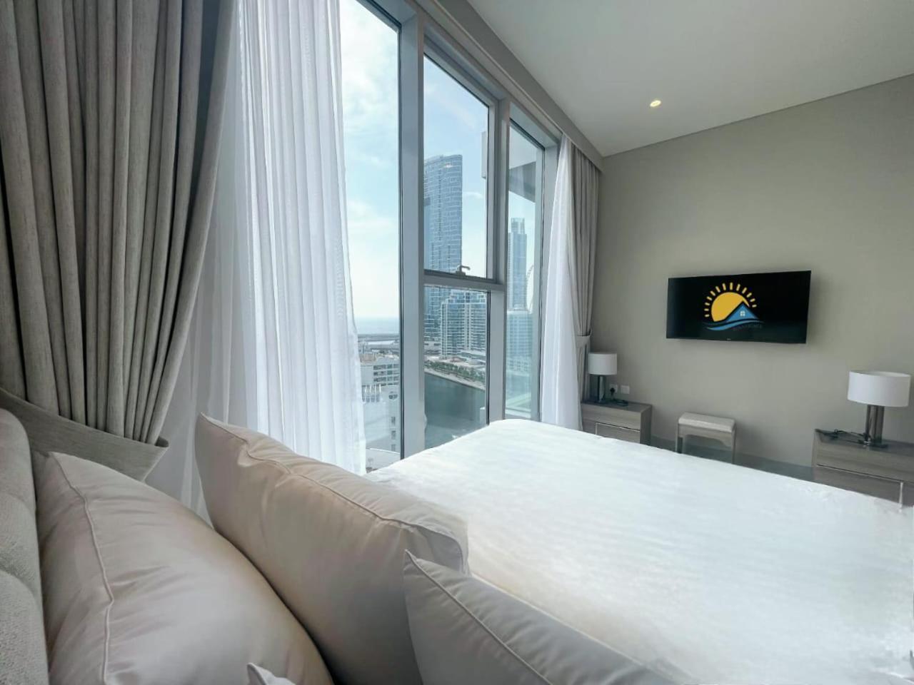 Apartment Marina Walk Gem Modern With Pool & Gym Access, Steps To & Metro Managed By Sunnyhomes