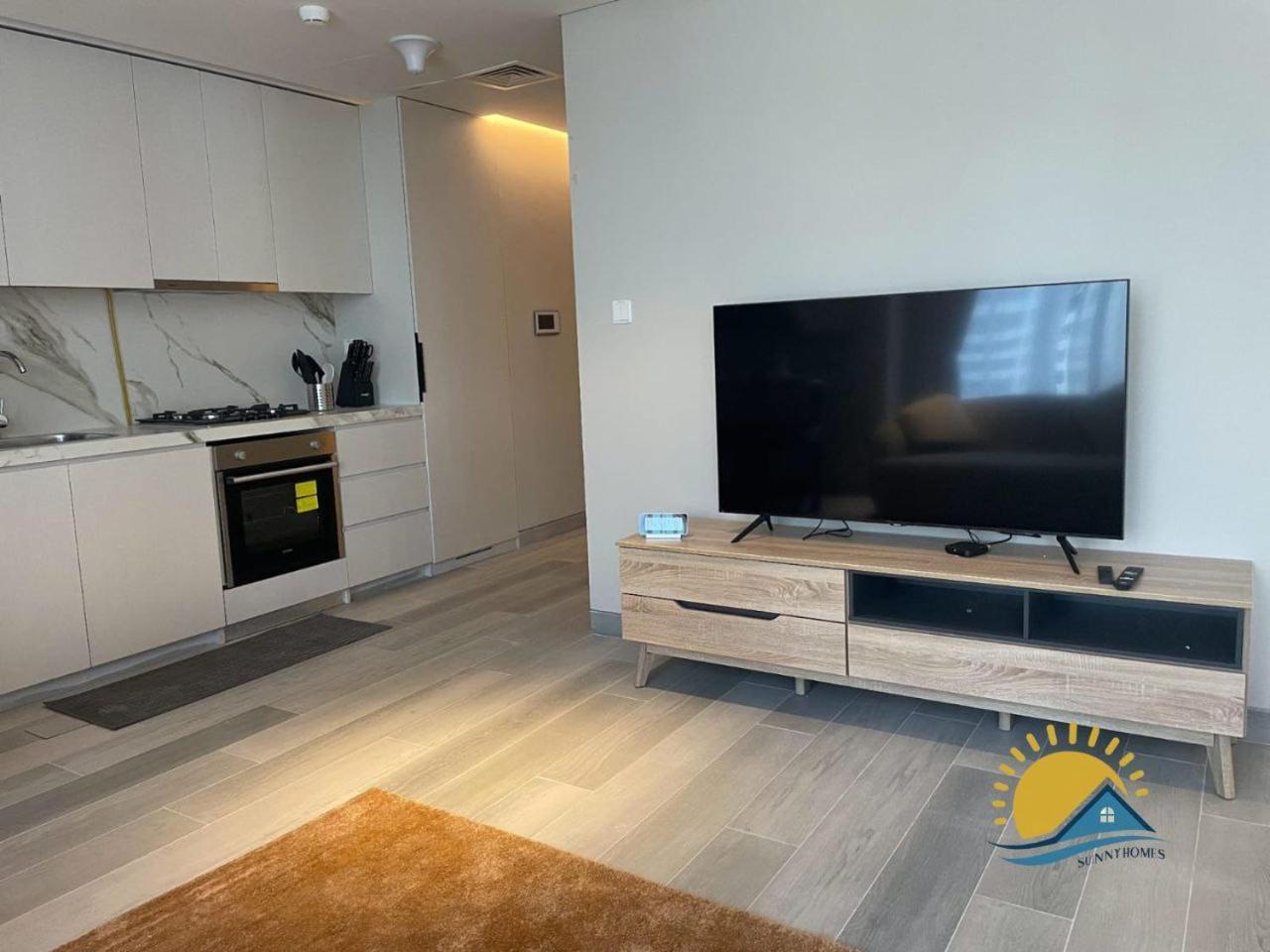 Marina Walk Gem Modern With Pool & Gym Access, Steps To & Metro Managed By Sunnyhomes Apartment
