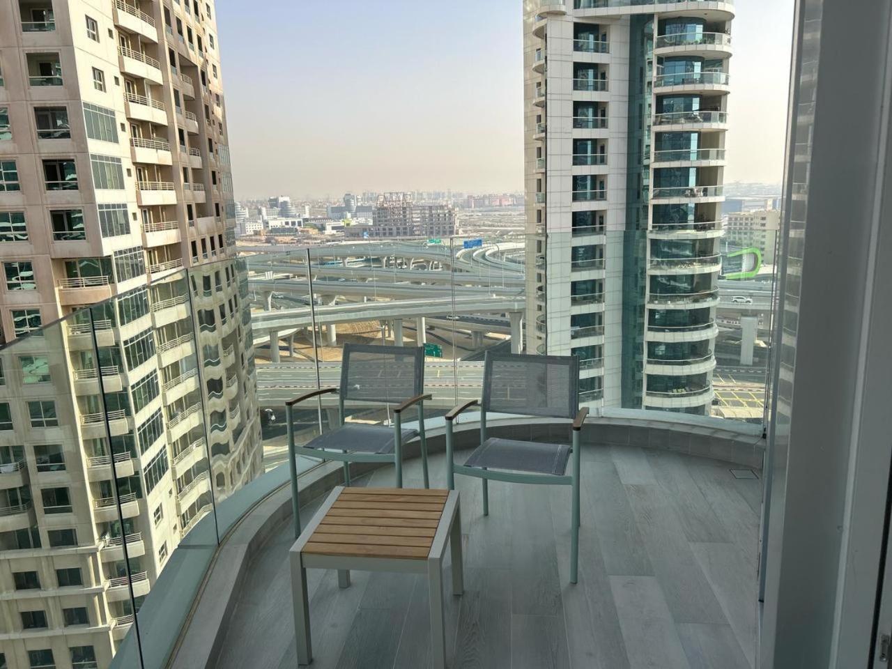 Marina Walk Gem Modern With Pool & Gym Access, Steps To & Metro Managed By Sunnyhomes Apartment Dubai