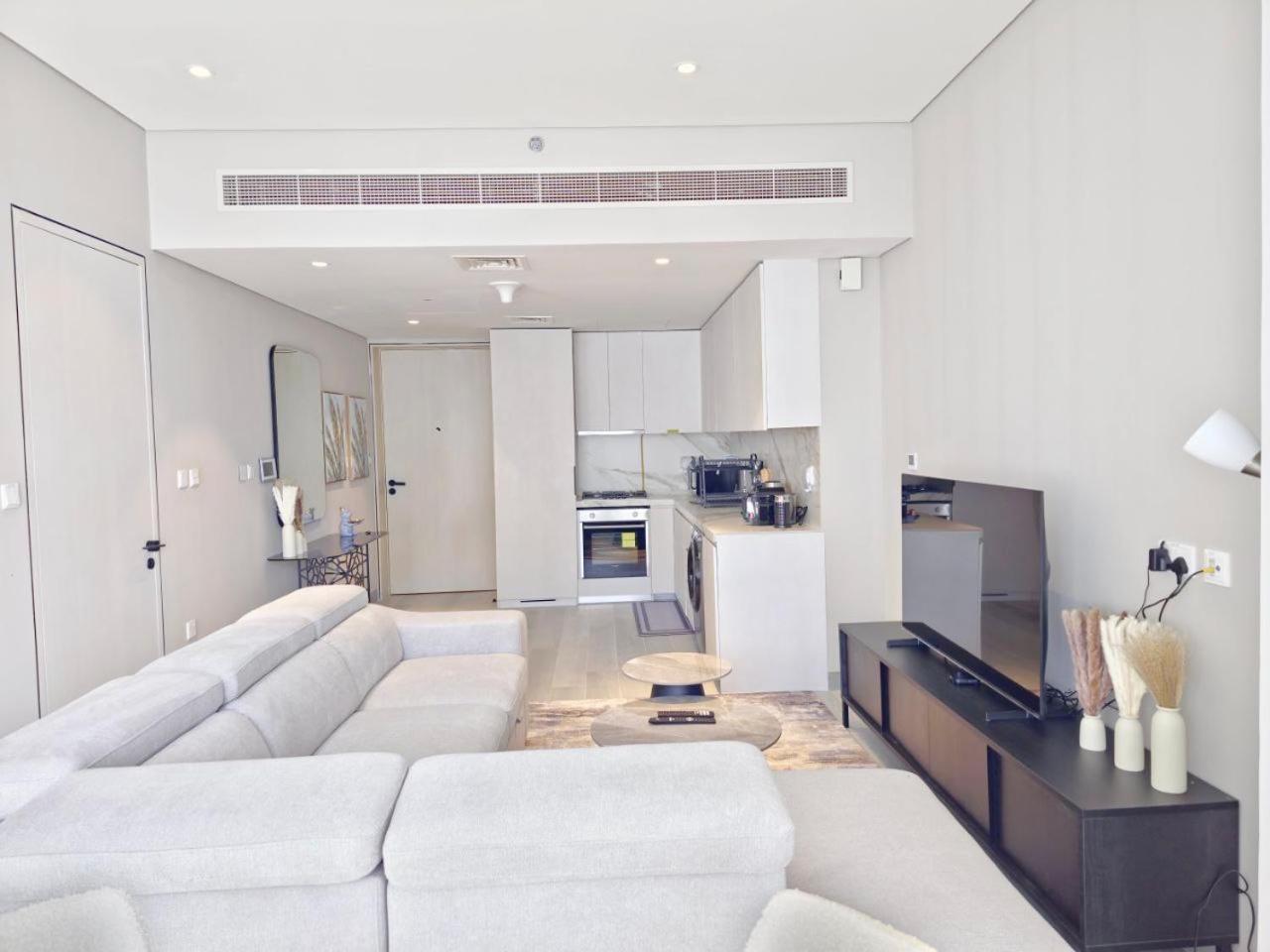 Marina Walk Gem Modern With Pool & Gym Access, Steps To & Metro Managed By Sunnyhomes Dubai