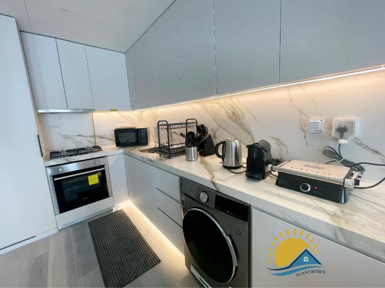 Apartment Marina Walk Gem Modern With Pool & Gym Access, Steps To & Metro Managed By Sunnyhomes *